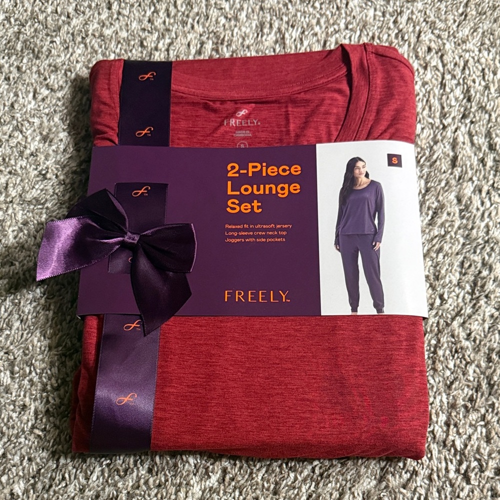 Freely Women's Red 2-Piece Lounge Set